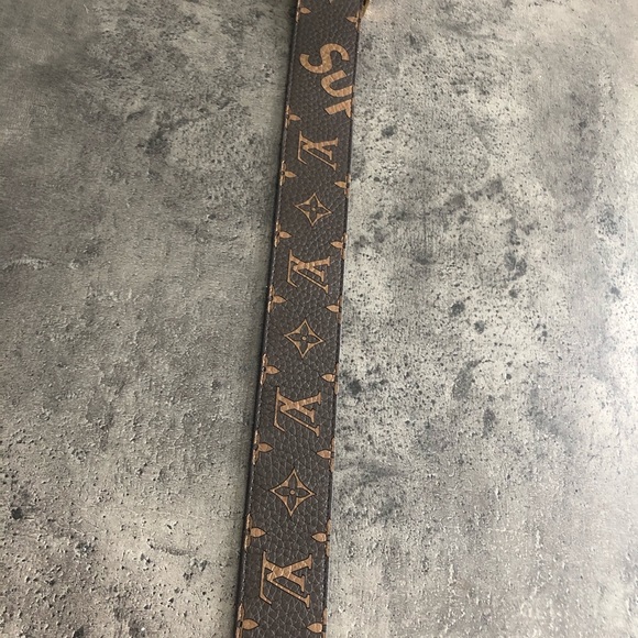 LV x SUPREME Belt - Picture 3 of 5